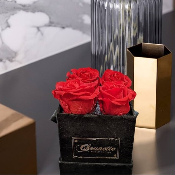 Chounette Black Box with Red Roses (038) - Picture 2 of 4